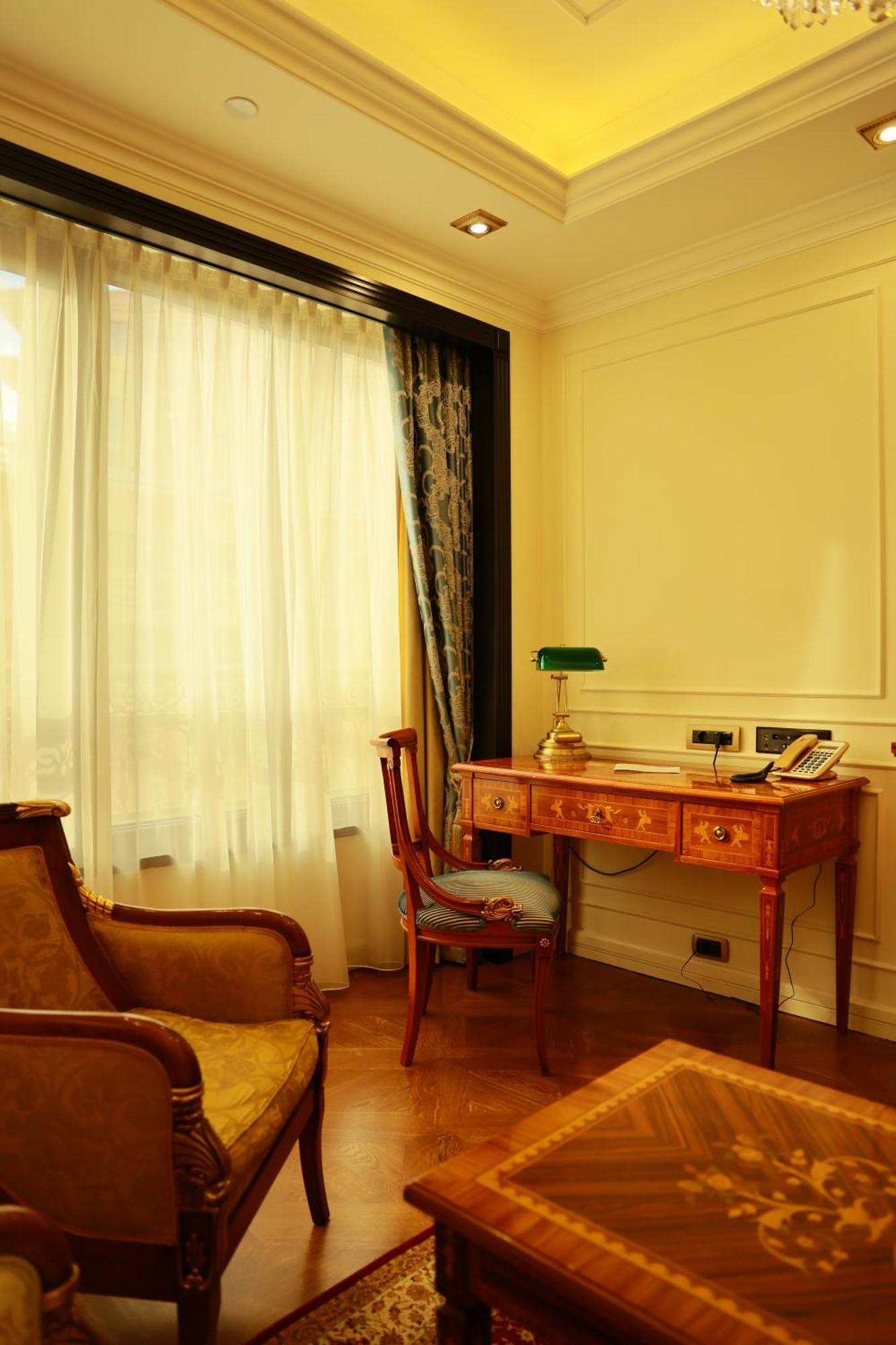Golden Palace Hotel Yerevan Exterior foto