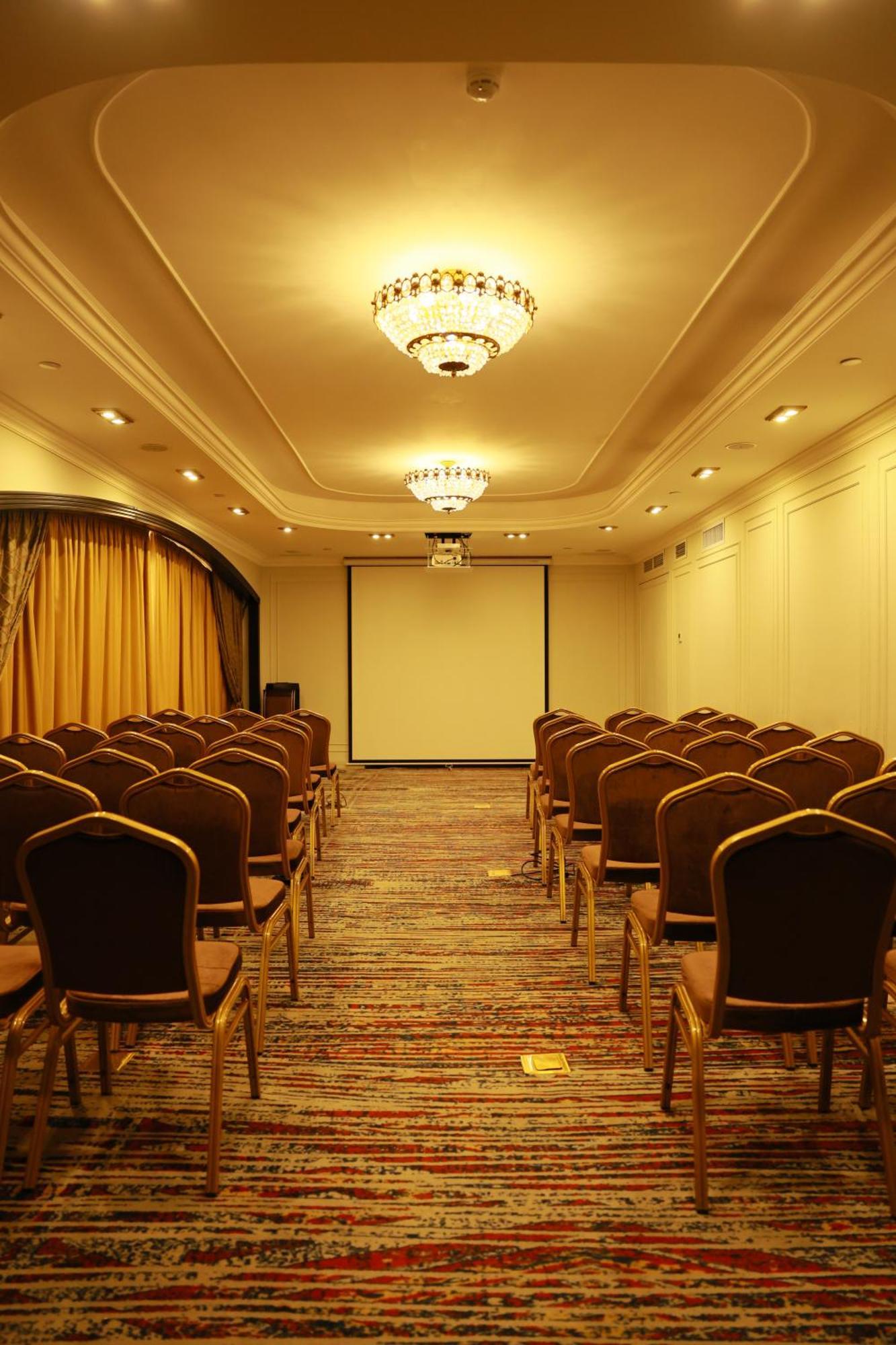 Golden Palace Hotel Yerevan Exterior foto