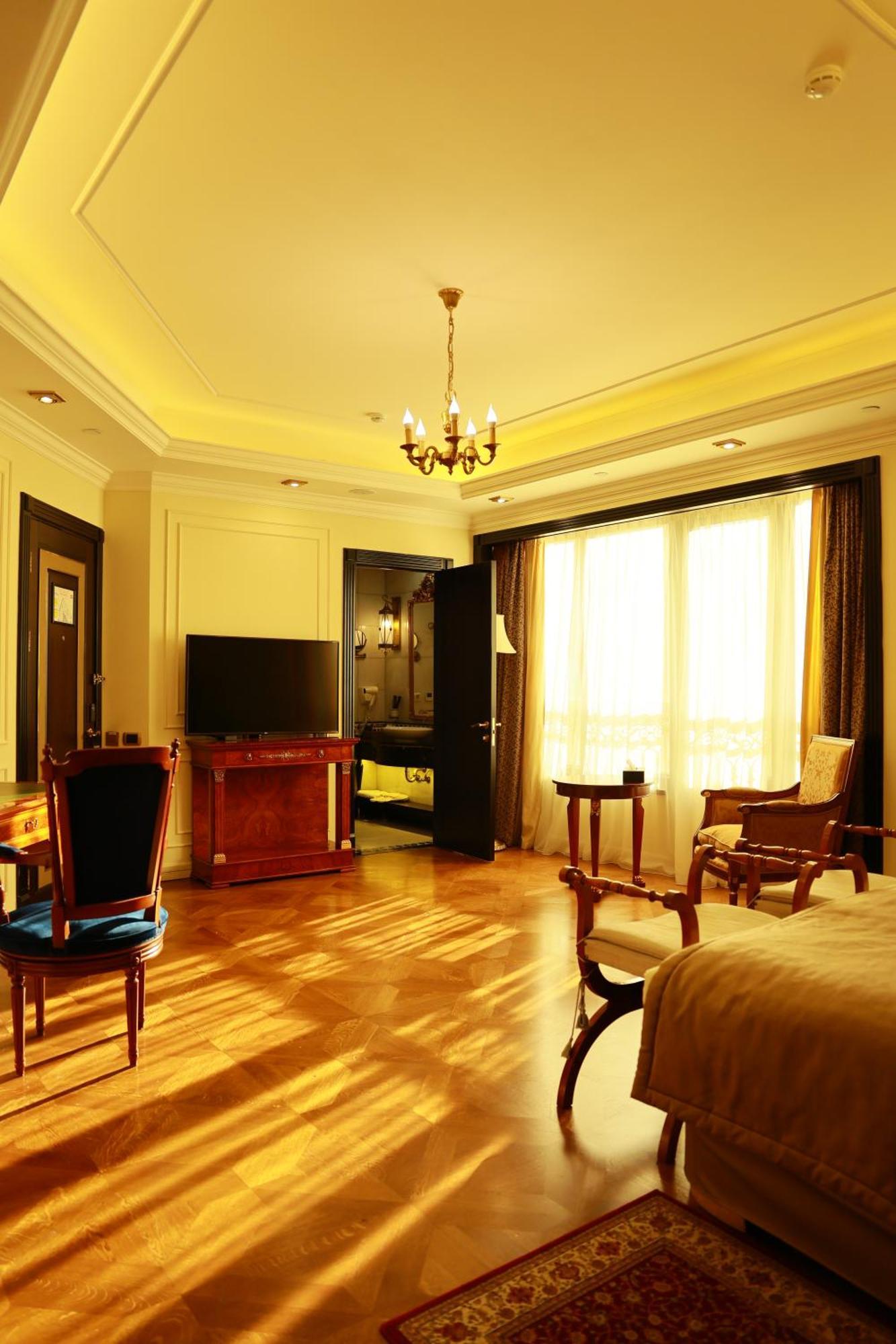 Golden Palace Hotel Yerevan Exterior foto