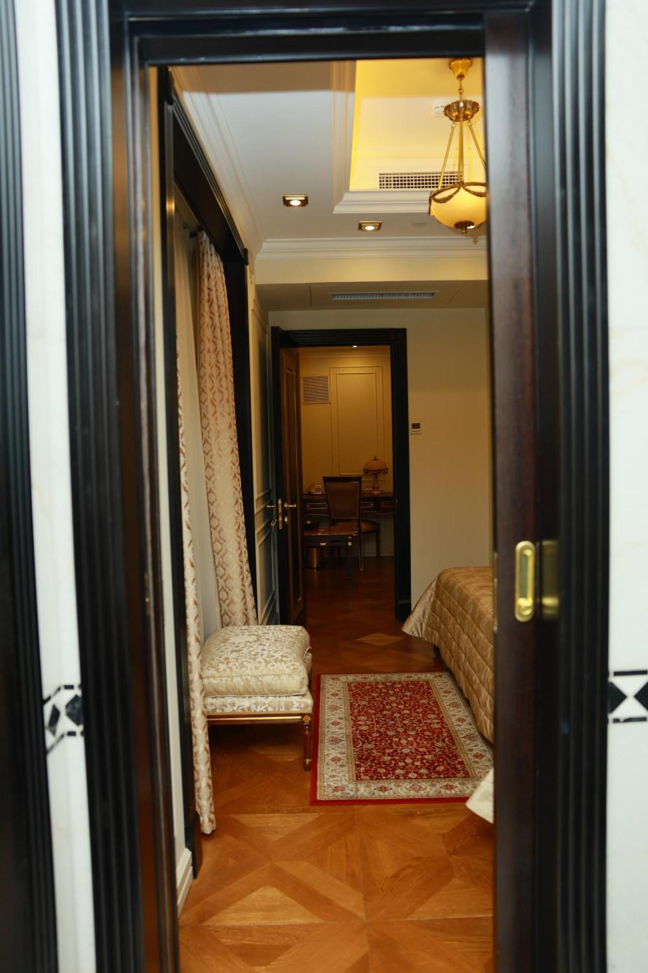 Golden Palace Hotel Yerevan Exterior foto