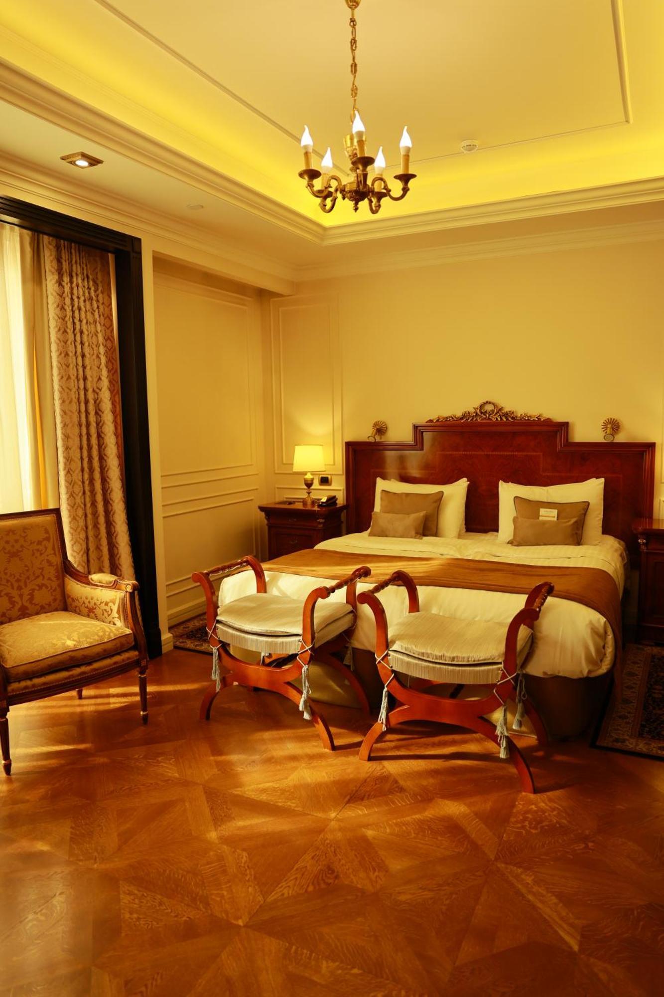Golden Palace Hotel Yerevan Exterior foto