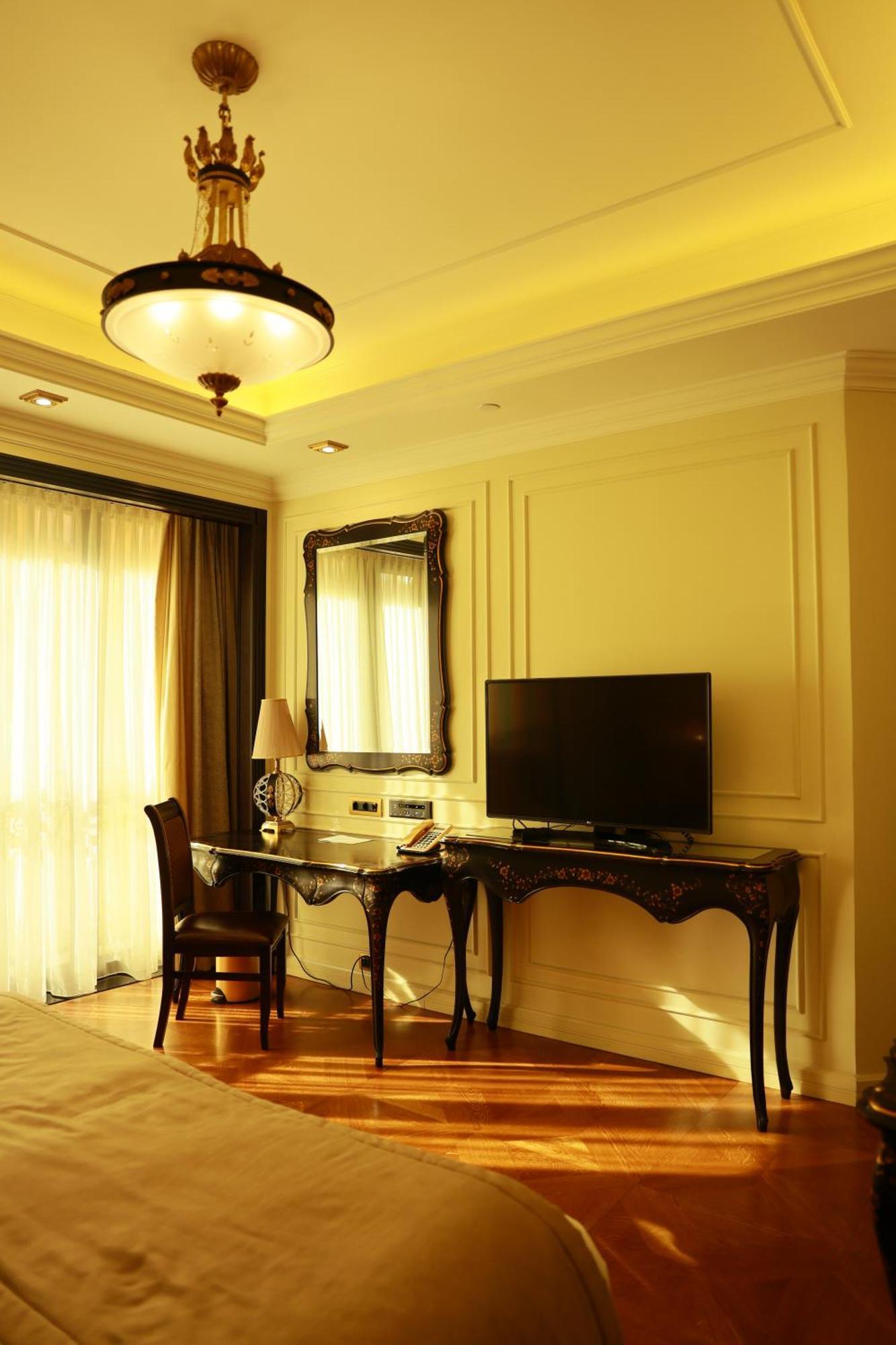 Golden Palace Hotel Yerevan Exterior foto