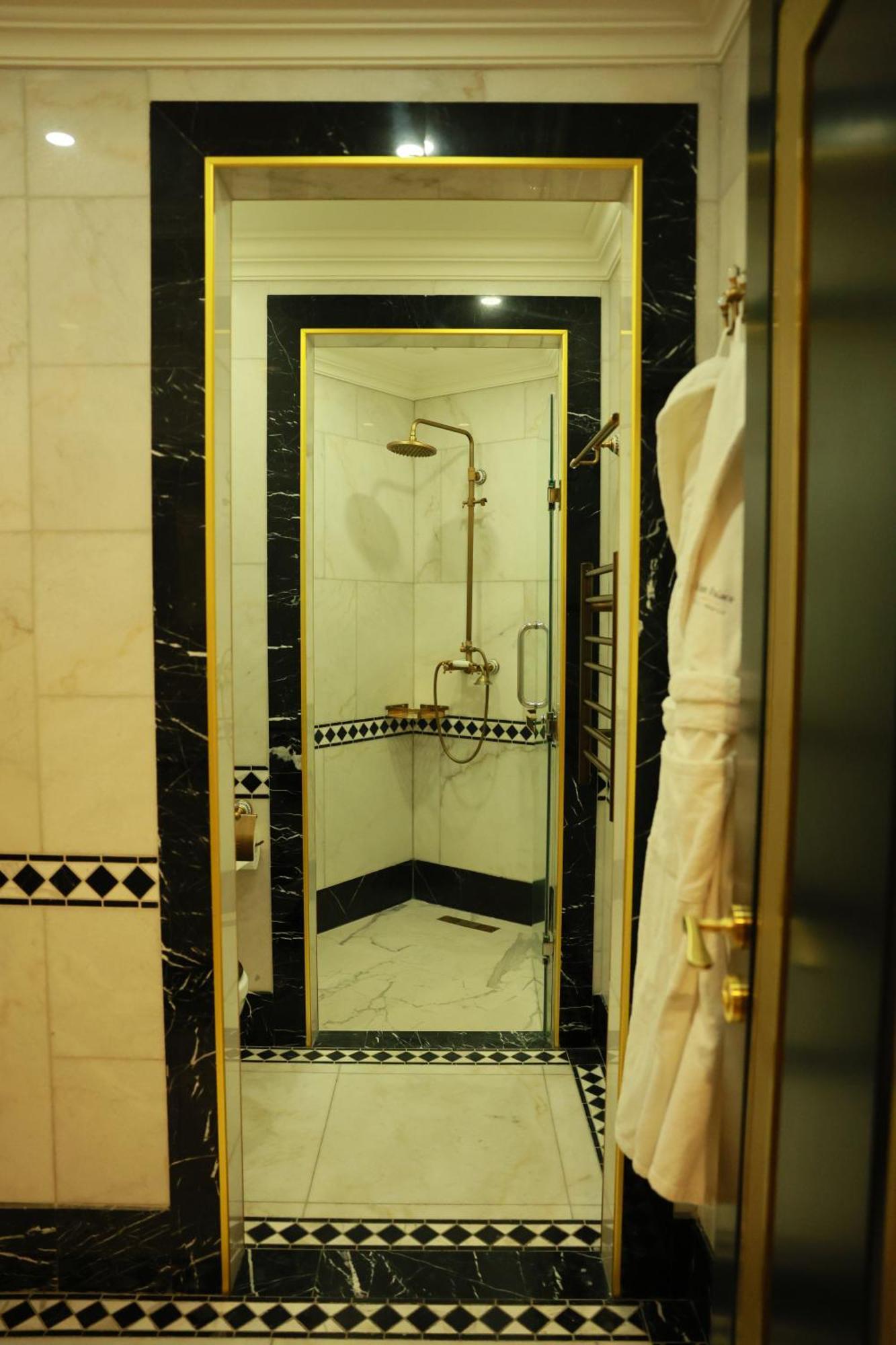 Golden Palace Hotel Yerevan Exterior foto